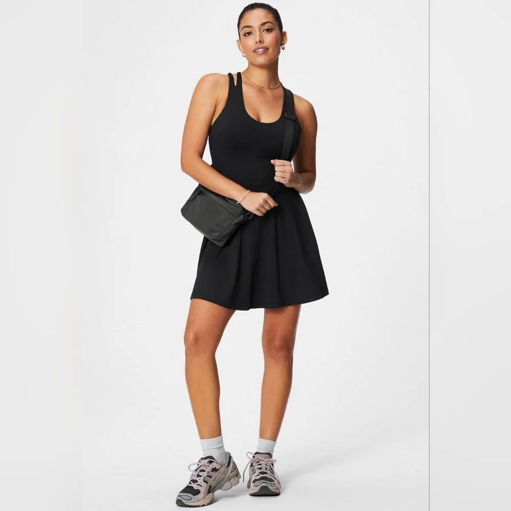 Fabletics Boost Performance Dress Size M in Black NWT